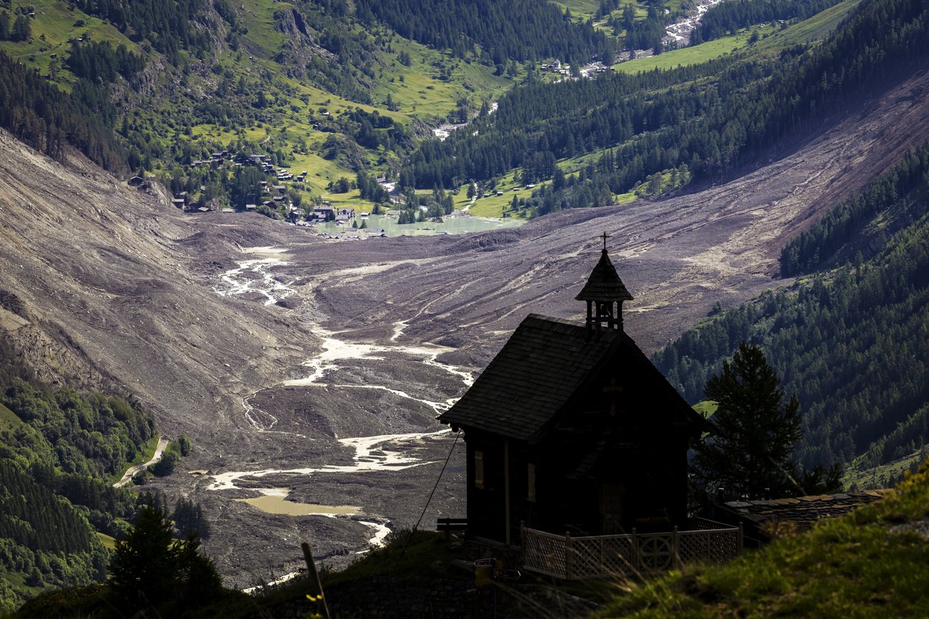 «Bergstürze kommen heute viel häufiger vor»: Schuttkegel in Blatten, Lötschental. Bild: Keystone