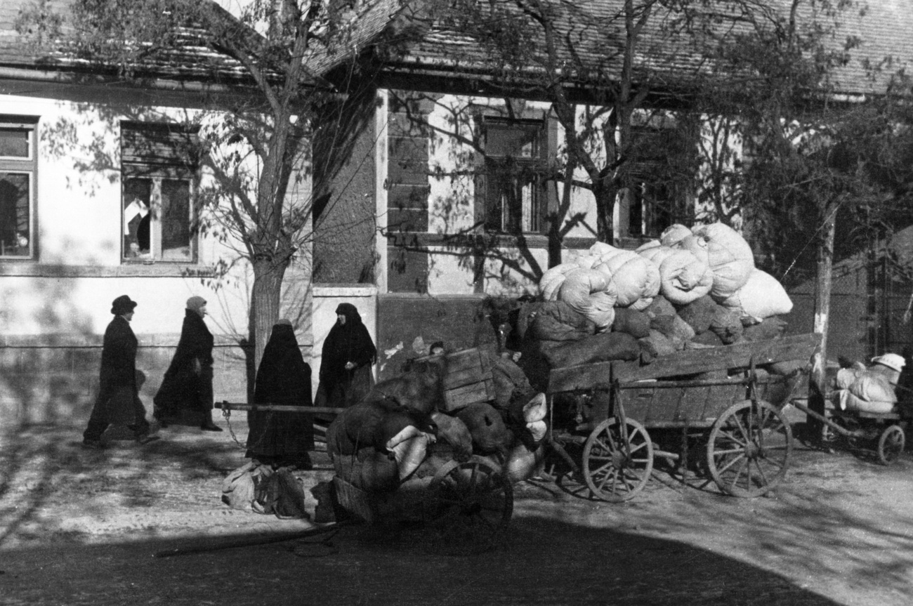 Gegen Ende des Zweiten Weltkriegs in Ungarn werden viele in Ungarn lebende Deutsche, sogenannte «Schwaben», gezwungen, nach Deutschland auszusiedeln, aufgenommen um 1946. Bild: Keystone