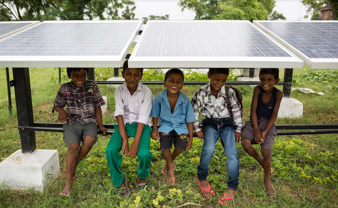 «Echte Zeitenwende»: Kinder aus dem indischen Solar-Dorf Dharnai. Bild: Greenpeace