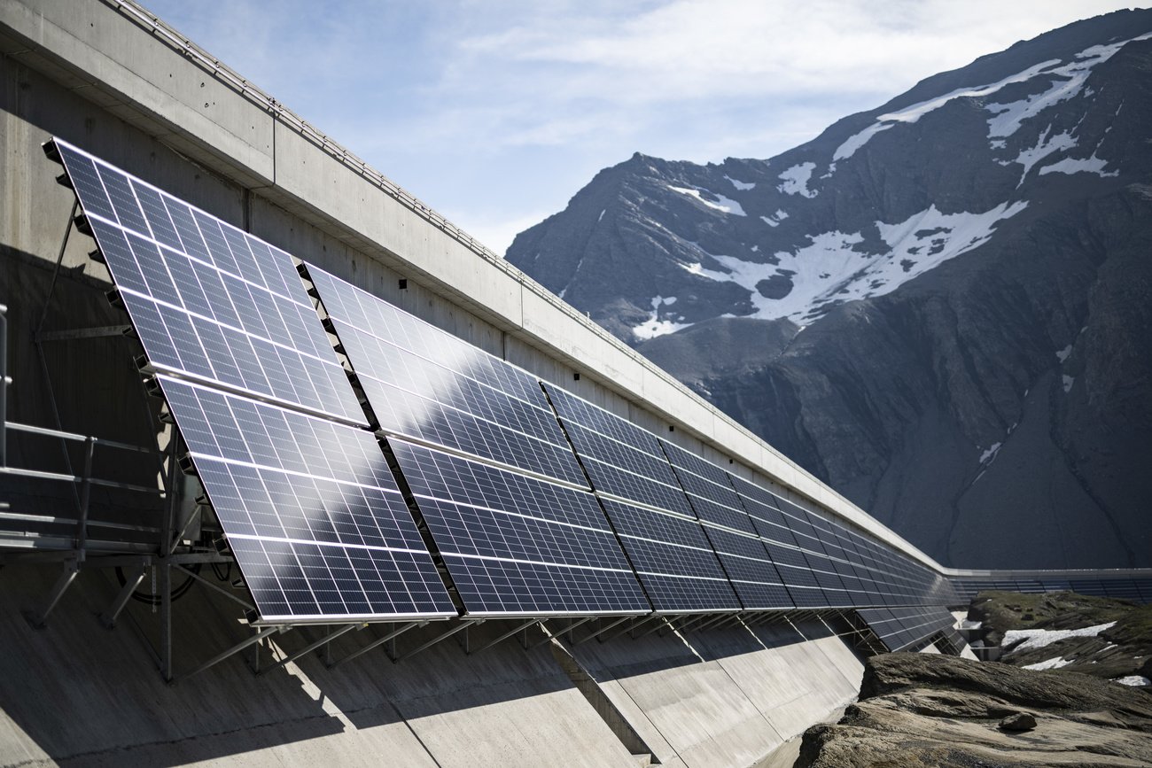Über fünf Prozent der Anlage AlpinSolar sind ausgefallen. Bild: Keystone