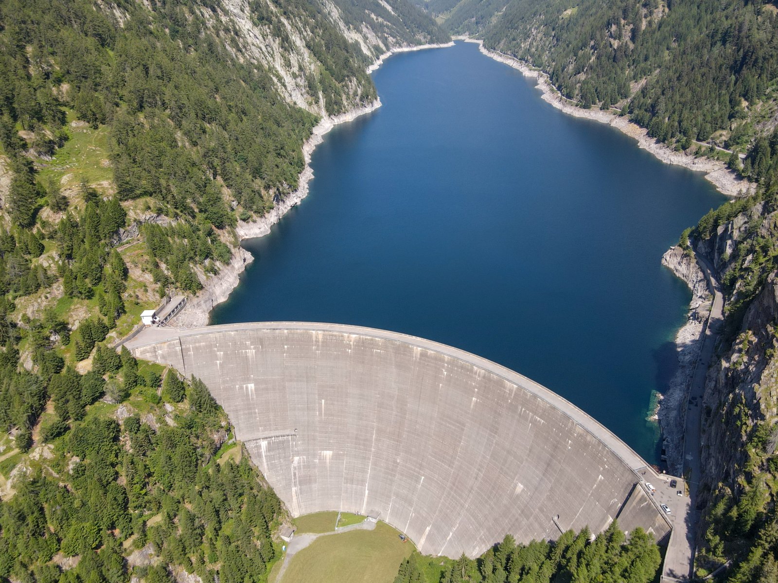 Sambuco-Stausee im Tessin. Bild: Shutterstock