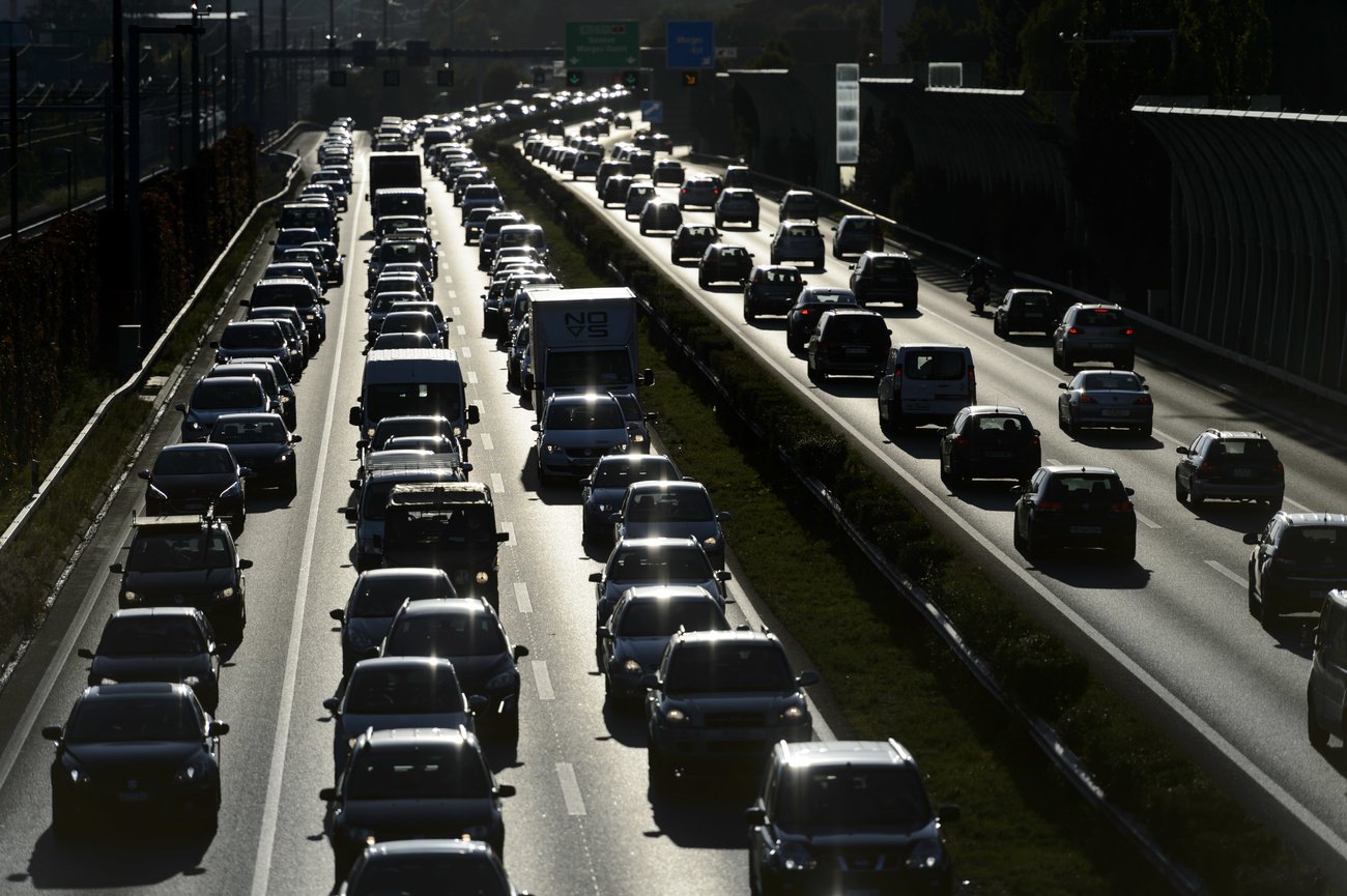 Noch mehr Stau – so geht Verkehrspolitik der links-grünen Gegner der sechs Engpassbeseitigungen auf Autobahnen. Bild: Keystone