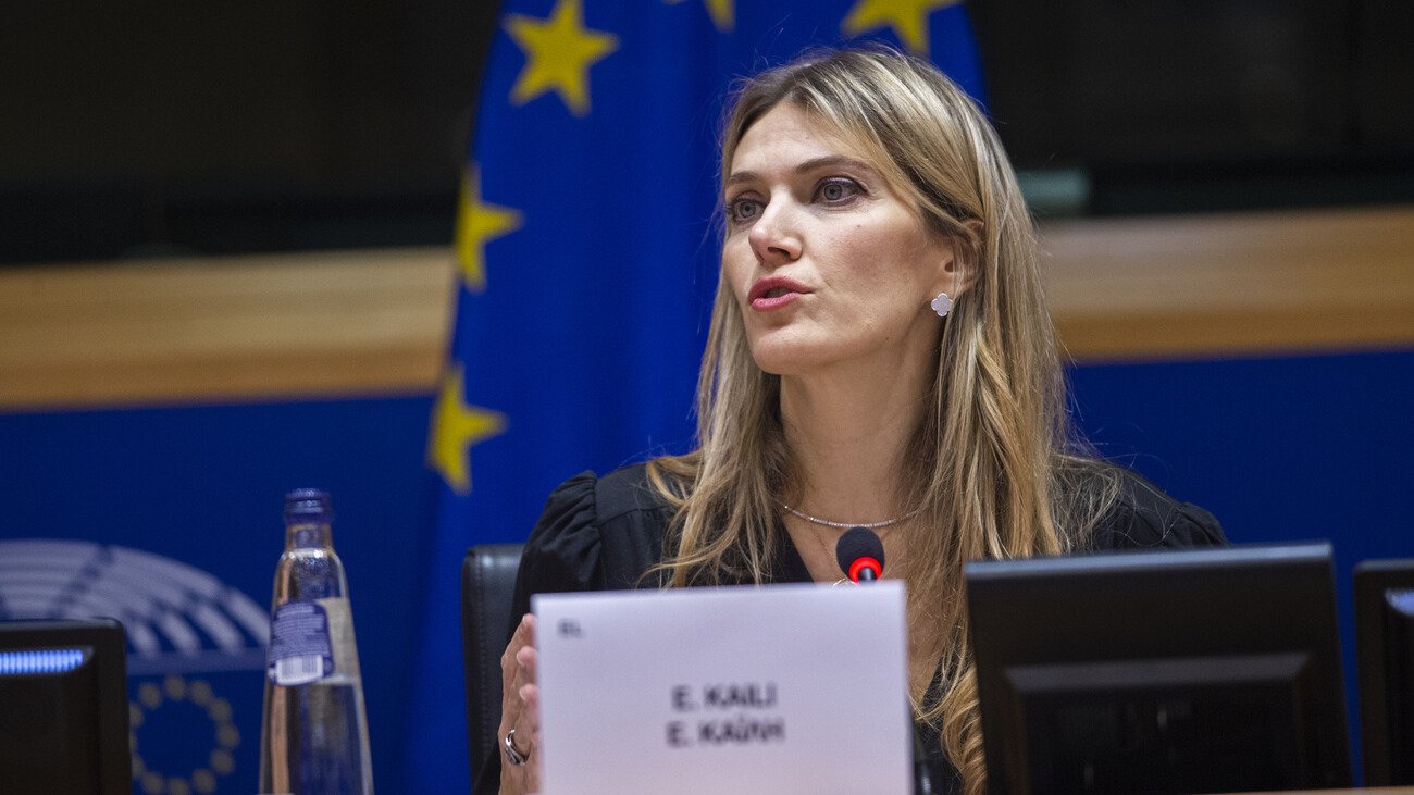 Auch nach dem Korruptionsskandal «Katargate» rund um die ehemalige Europaabgeordnete Eva Kaili mangelt es noch an Transparenz bei der NGO Finanzierung. Bild: Keystone