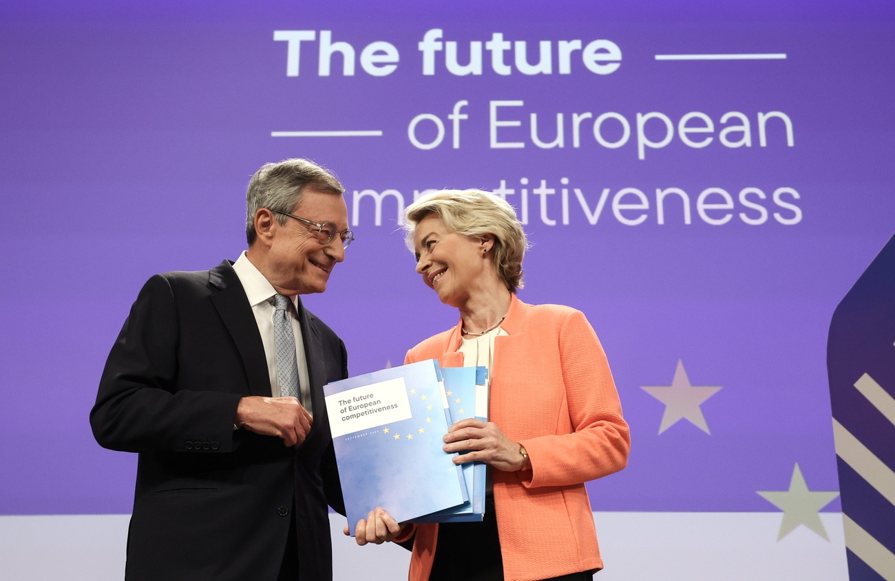 Mario Draghi, Berichterstatter, und Ursula von der Leyen, EU-Kommissionspräsidentin in Brüssel. Bild: Keystone