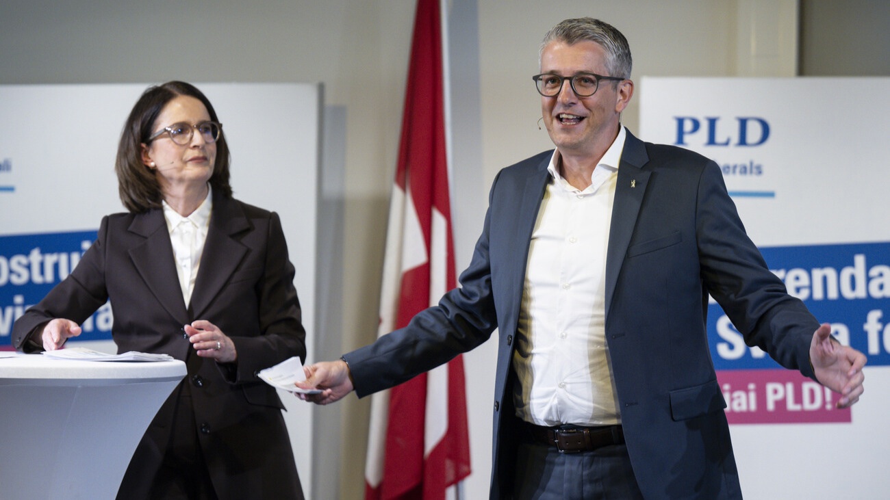 Machtwechsel: Das neue Präsidium der FDP: Susanne Vincenz-Stauffacher und Benjamin Mühlemann. Bild: Keystone