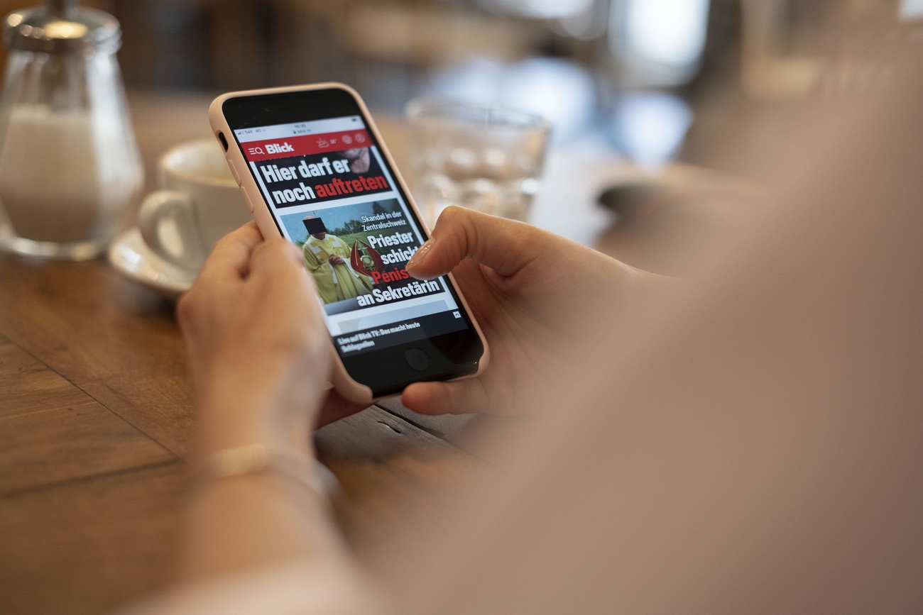 Sind Medien die neuen «Ewigkeitschemikalien» fürs Gehirn? Bild: Keystone, Symbolbild