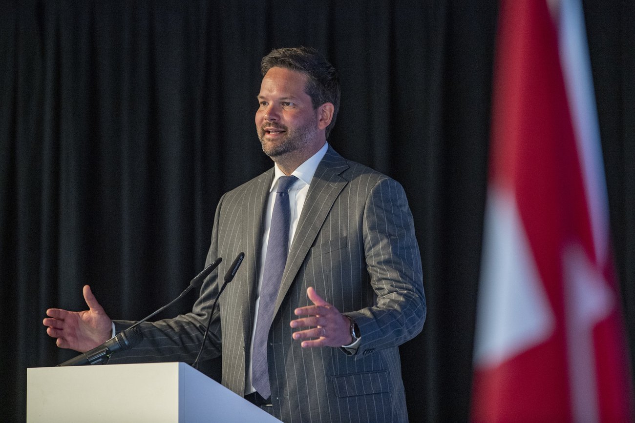 Der Europaabgeordnete Lukas Mandl 2021 anlässlich eines Besuches bei der CVP in Zug. (Archivbild: Keystone)