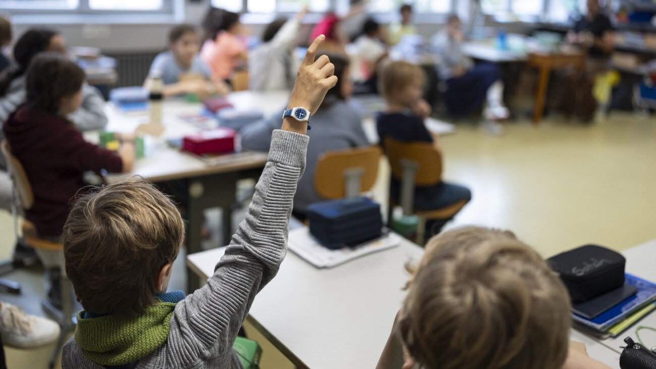 Die einstige Reformbewegung hat die Volksschule in eine arge Schieflage gebracht hat. Bild: Keystone