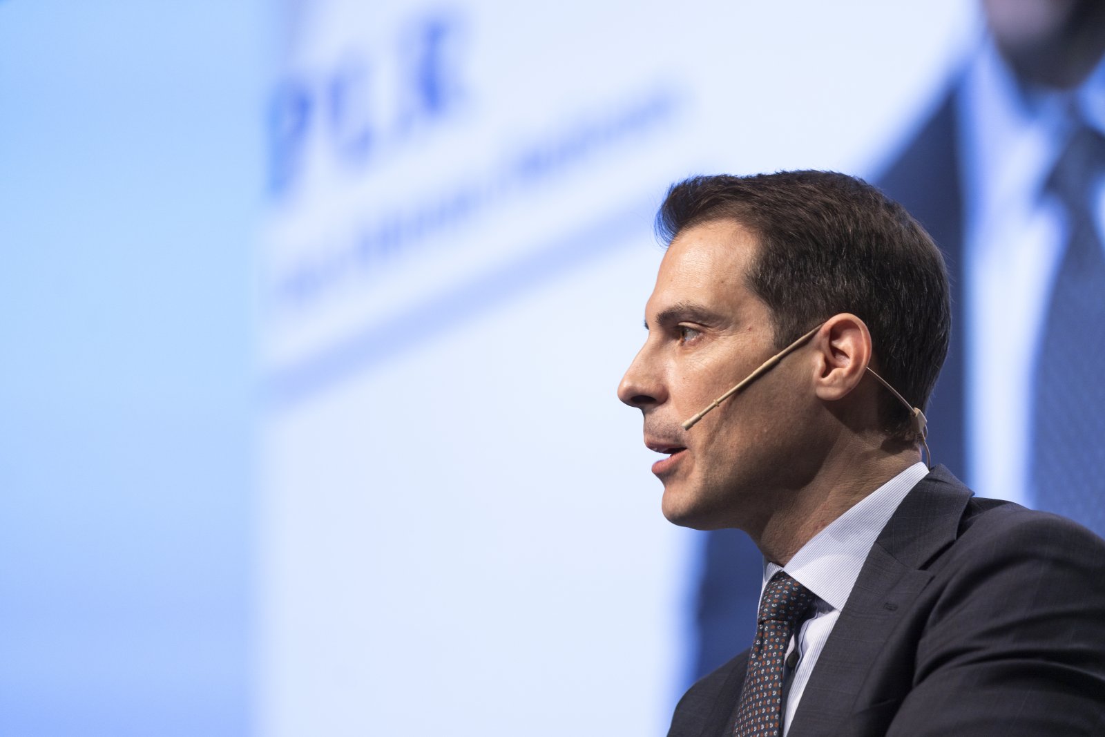 FDP-Präsident Thierry Burkart schaffte es, mit einem Kompromissvorschlag seine Partei zusammenzuhalten. Bild: Keystone