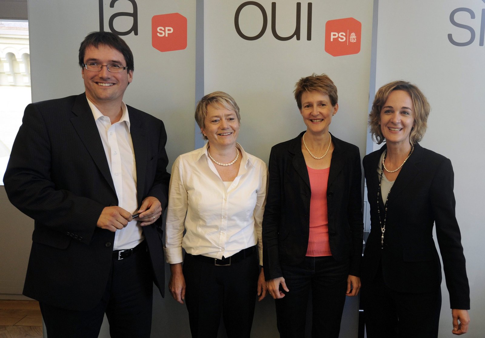 Die SP präsentiert am 2. September 2010 ihr Zweierticket für den Bundesrat (v.l.n.r.): Parteichef Christian Levrat, Kandidatin Jacqueline Fehr, Kandidatin Simonetta Sommaruga, Fraktionspräsidentin Ursula Wyss. Bild: Keystone