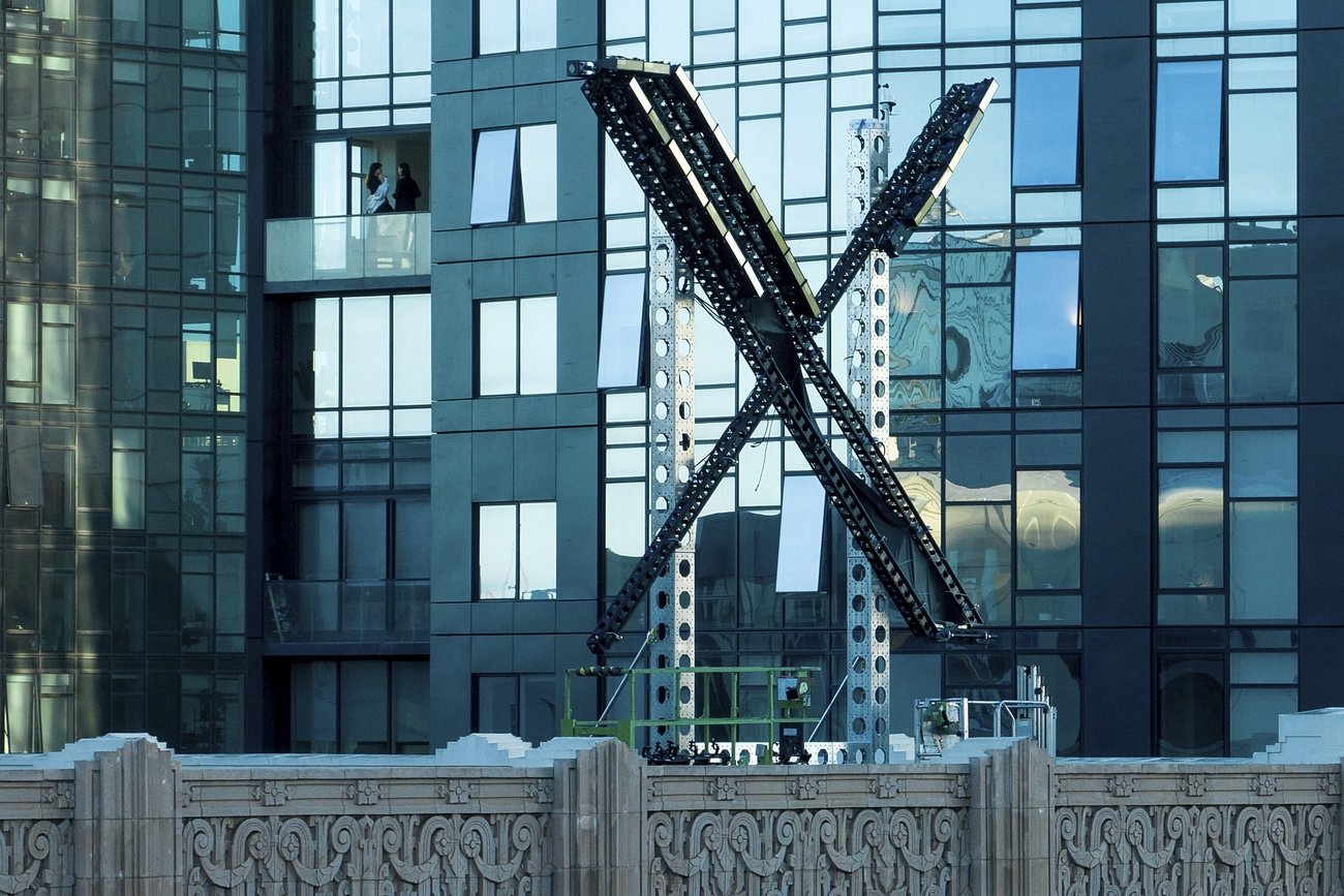 Das X Symbol der Online-Plattform in San Francisco. (Bild: Keystone)