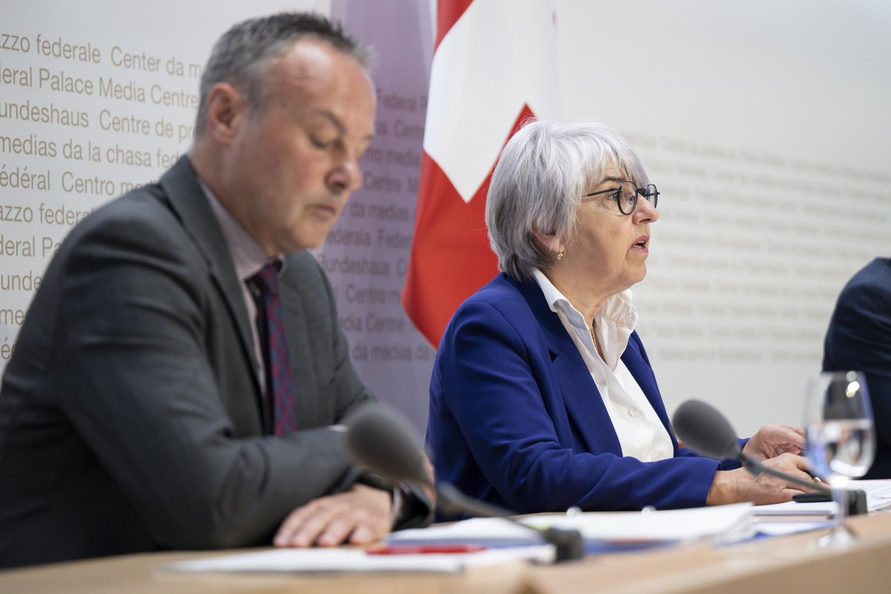 Er hat sich verrechnet und sie musste es kommunizieren: Bundesrätin Elisabeth Baume-Schneider und BSV-Direktor Stéphane Rossini. Bild: Keystone