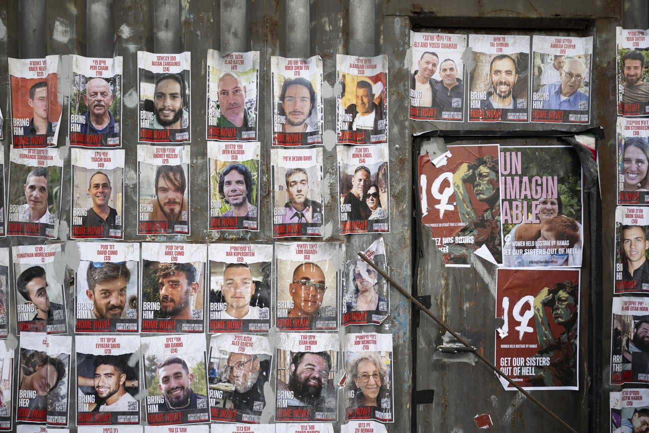 Noch heute werden befinden sich 136 Geiseln in der Gewalt der Hamas. Bild: Keystone
