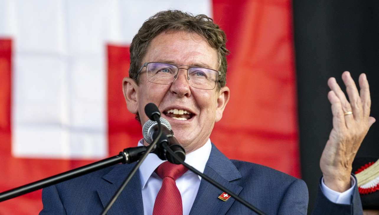 Treibende Kraft hinter der Streichung des AKW-Neubauverbots: Energieminister Albert Rösti (SVP). Bild: Keystone