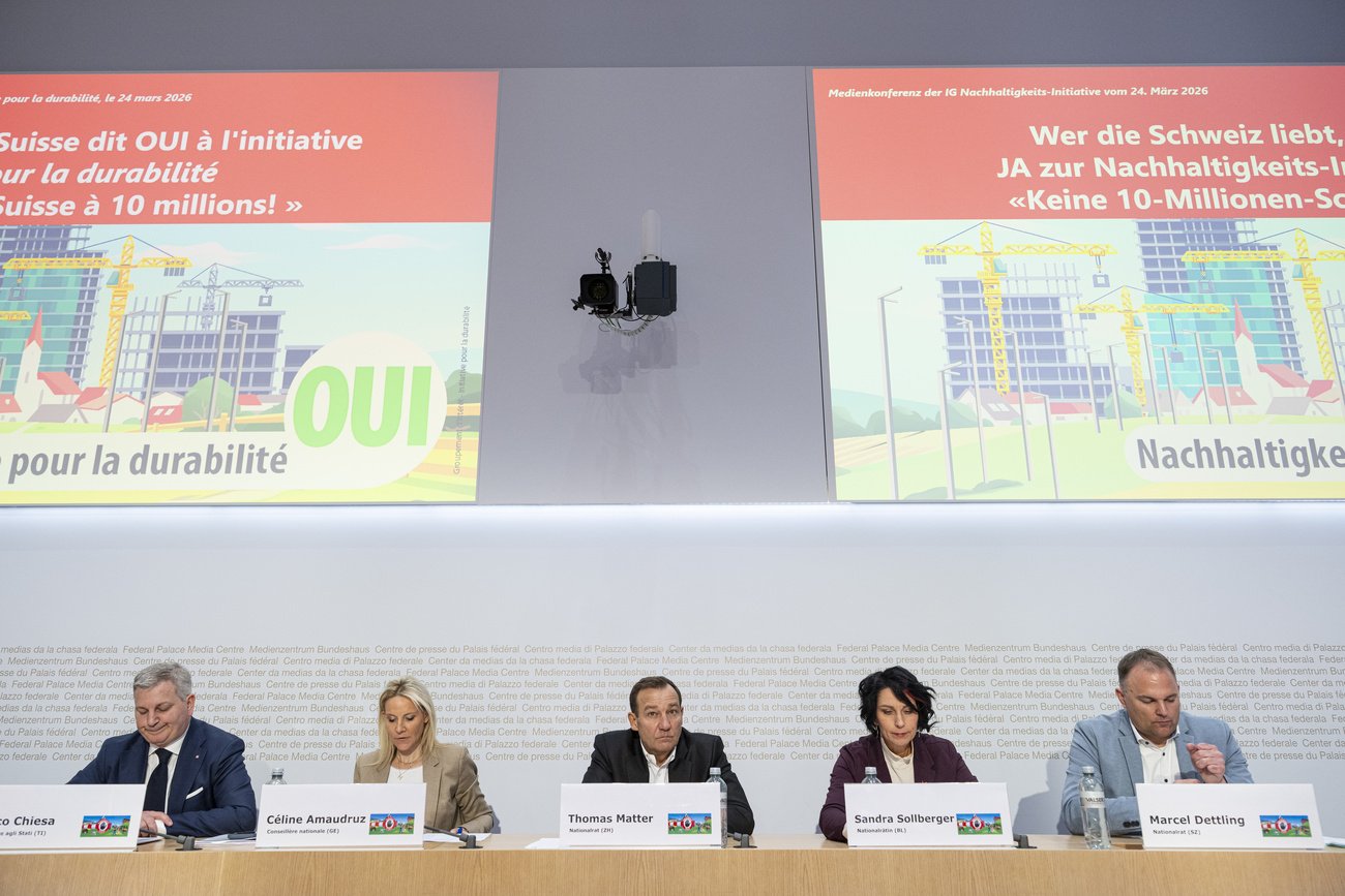 Am 14. Juni stimmt die Bevölkerung über die Volksinitiative «Keine 10-Millionen-Schweiz» («Nachhaltigkeits-Initiative») der SVP ab. Bild: Keystone