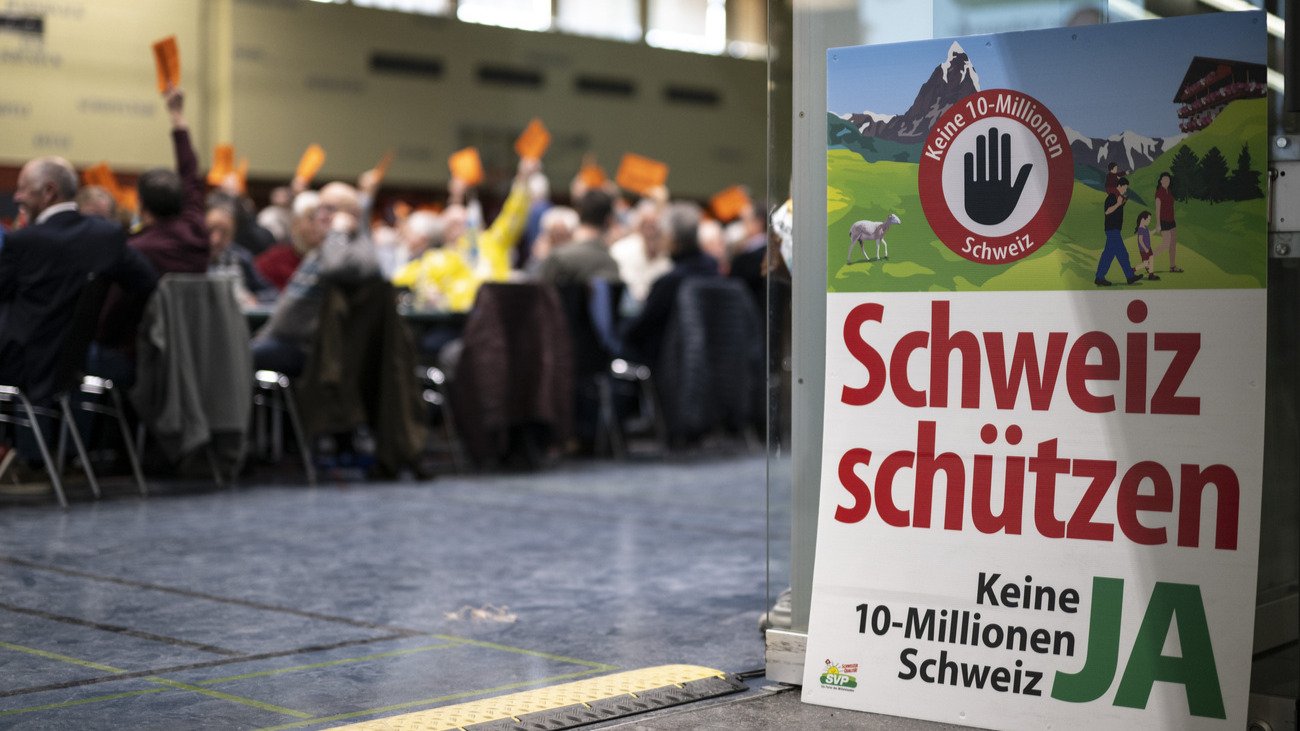 Die Nachhaltigkeitsinitiative wird von allen Parteien ausser der SVP abgelehnt. Bild: Keystone