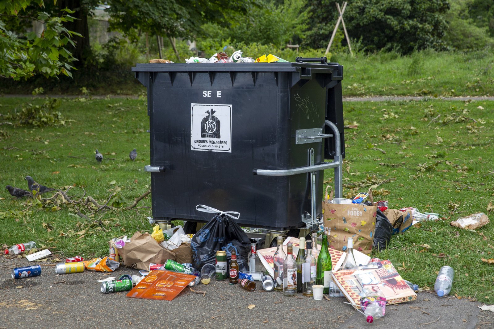 «Nimm din Scheiss mit!»: Littering. Bild: Keystone