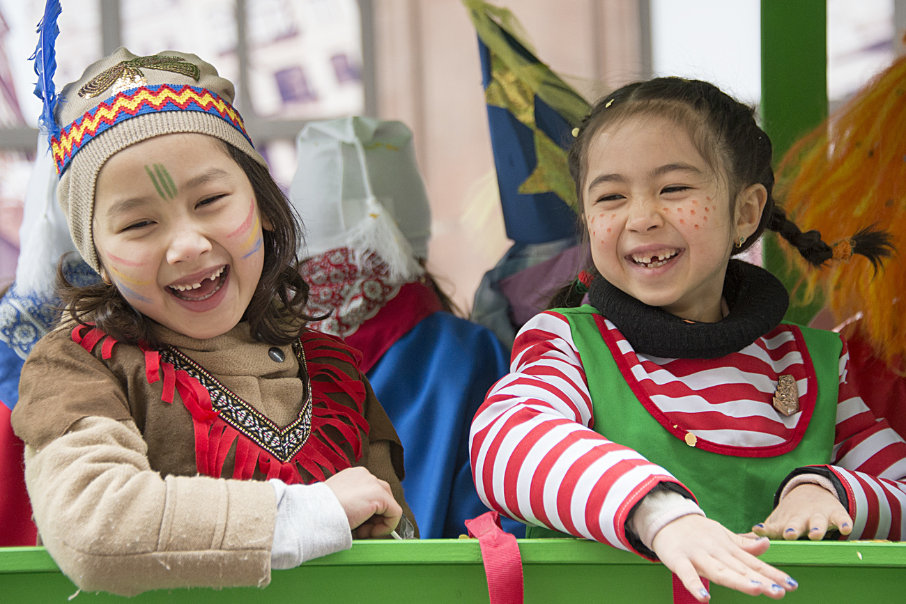 Kinder an der Fasnacht? Aber bitte nur politisch korrekt verkleidet! (Bild: Keystone)