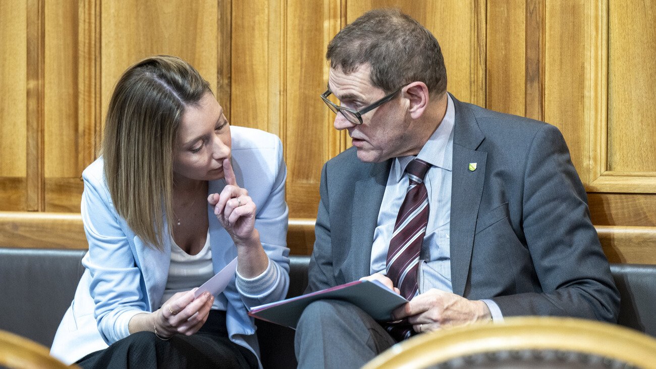 Auch die Ständeräte Johanna Gapany (FR, FDP) und Jakob Stark (TG, SVP) stimmen für mehr Regulierung. Bild: Keystone