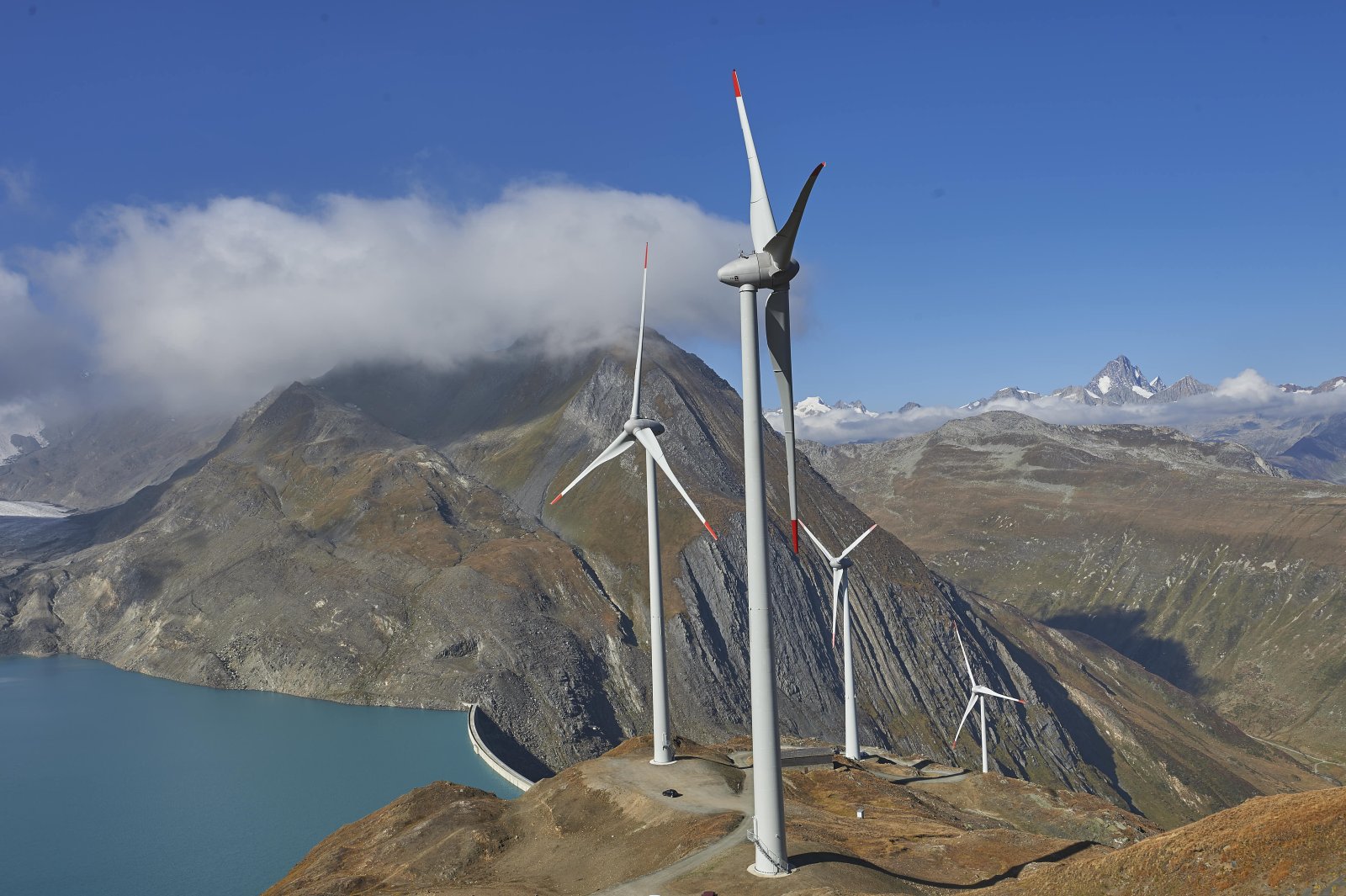 Achtmal weniger Strom als an der Nordsee-Küste: Windpark beim Griesssee, Wallis. Bild: Keystone