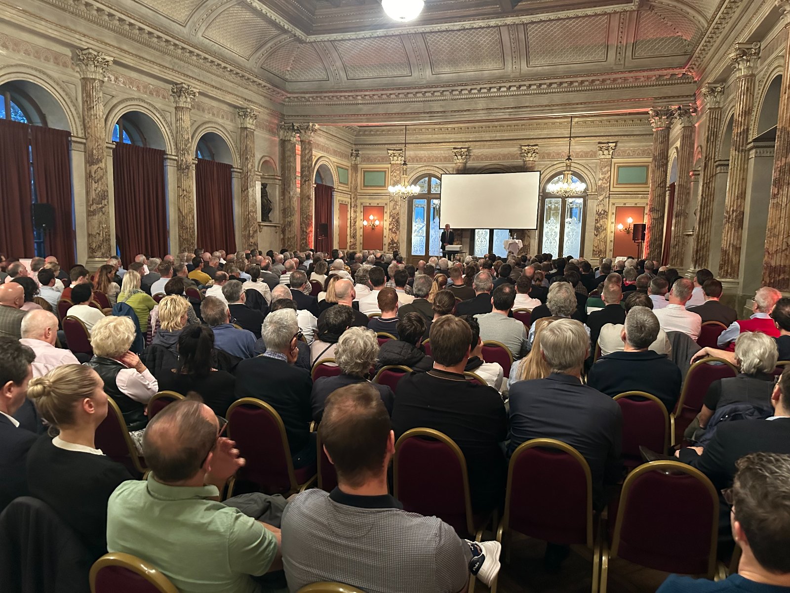 Publikum im Zeugheersaal