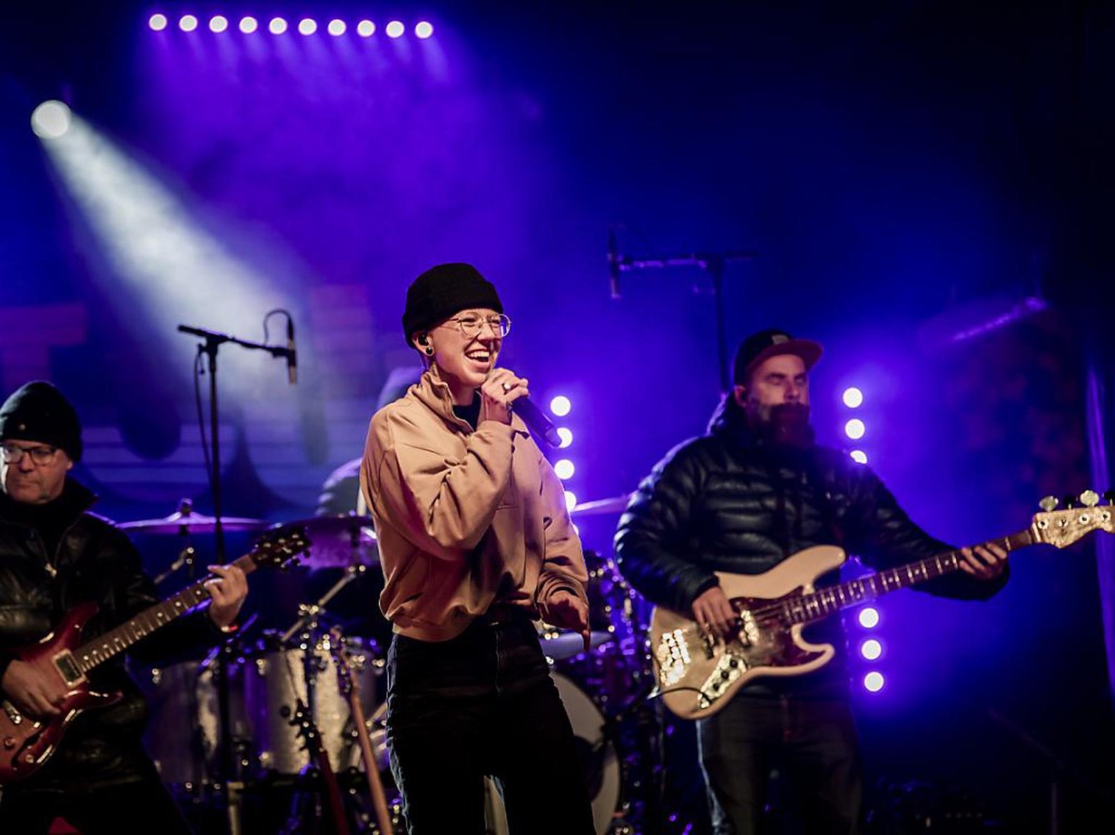 Die Konzerte der Impfwoche fanden zum Teil fast ohne Publikum statt. Sehr wenige liessen sich impfen. Im Bild: Stefanie Heinzmann.