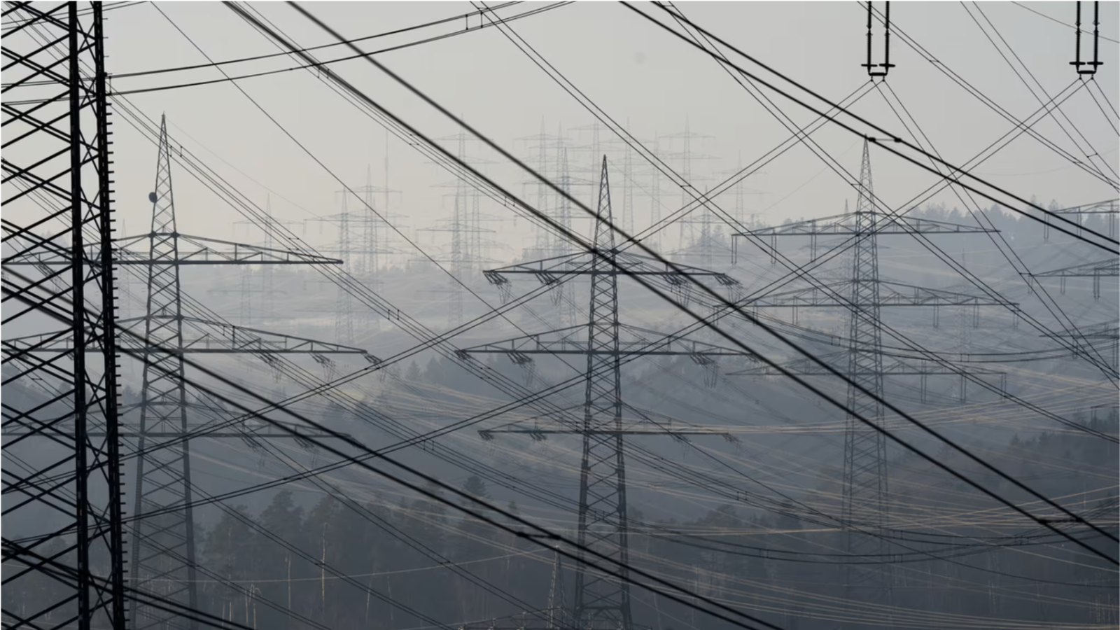 Die Strombranche habe tiefen Veränderungsdruck und noch tieferen Veränderungswillen, schreibt Roger Ambort. Das sorge für hohe Preise.