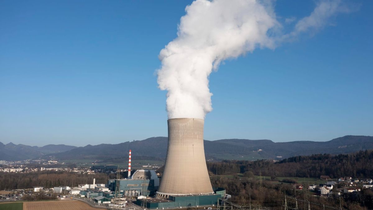 AKW Gösgen. Wir bräuchten bis 2050 etwa 400 davon. Bild: Keystone