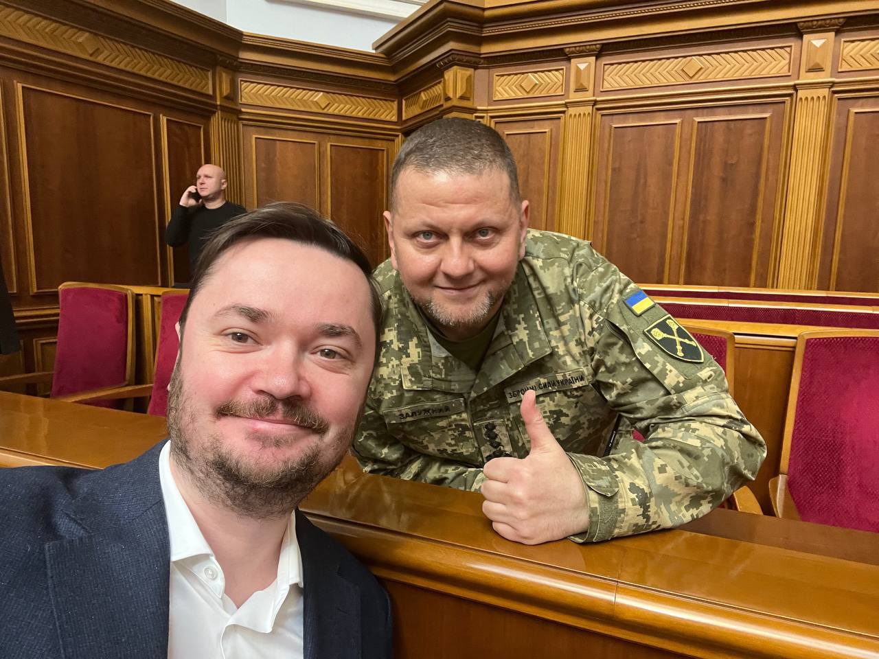 Maryan Zablotskyy mit General Valerii Zaluzhnyi, Oberkommandierender der ukrainischen Armee. (Bild: Twitter/@m_zablotskyy)