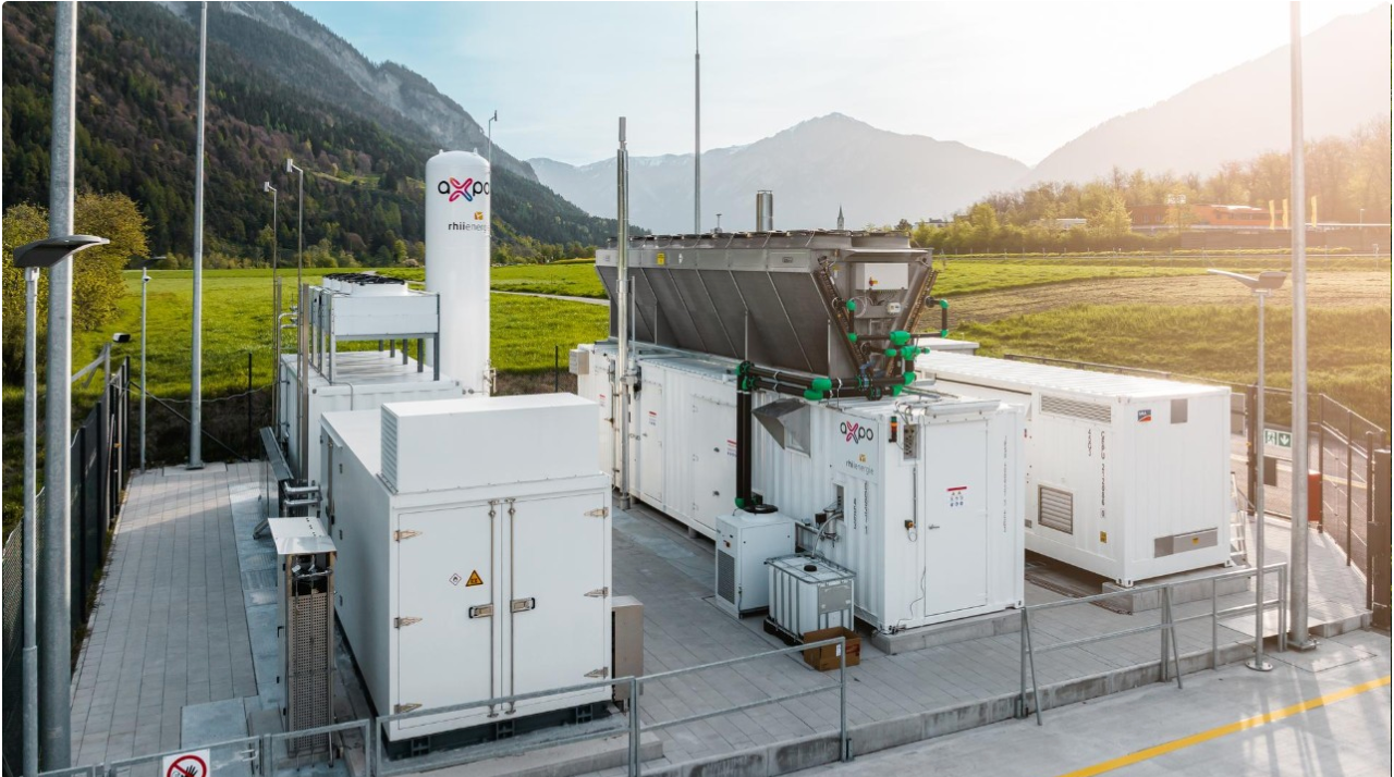 Es bräuchte 4000-mal die Wasserstoffanlage in Domat/Ems, um genügend Sommerenergie in den Winter zu transferieren. Bild: Axpo