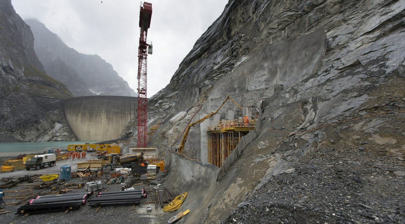«Wirtschaftlich macht eine solche Investition heute keinen Sinn mehr»: Bau des Pumpspeicherwerks Limmern im Kanton Glarus. Bild: Keystone