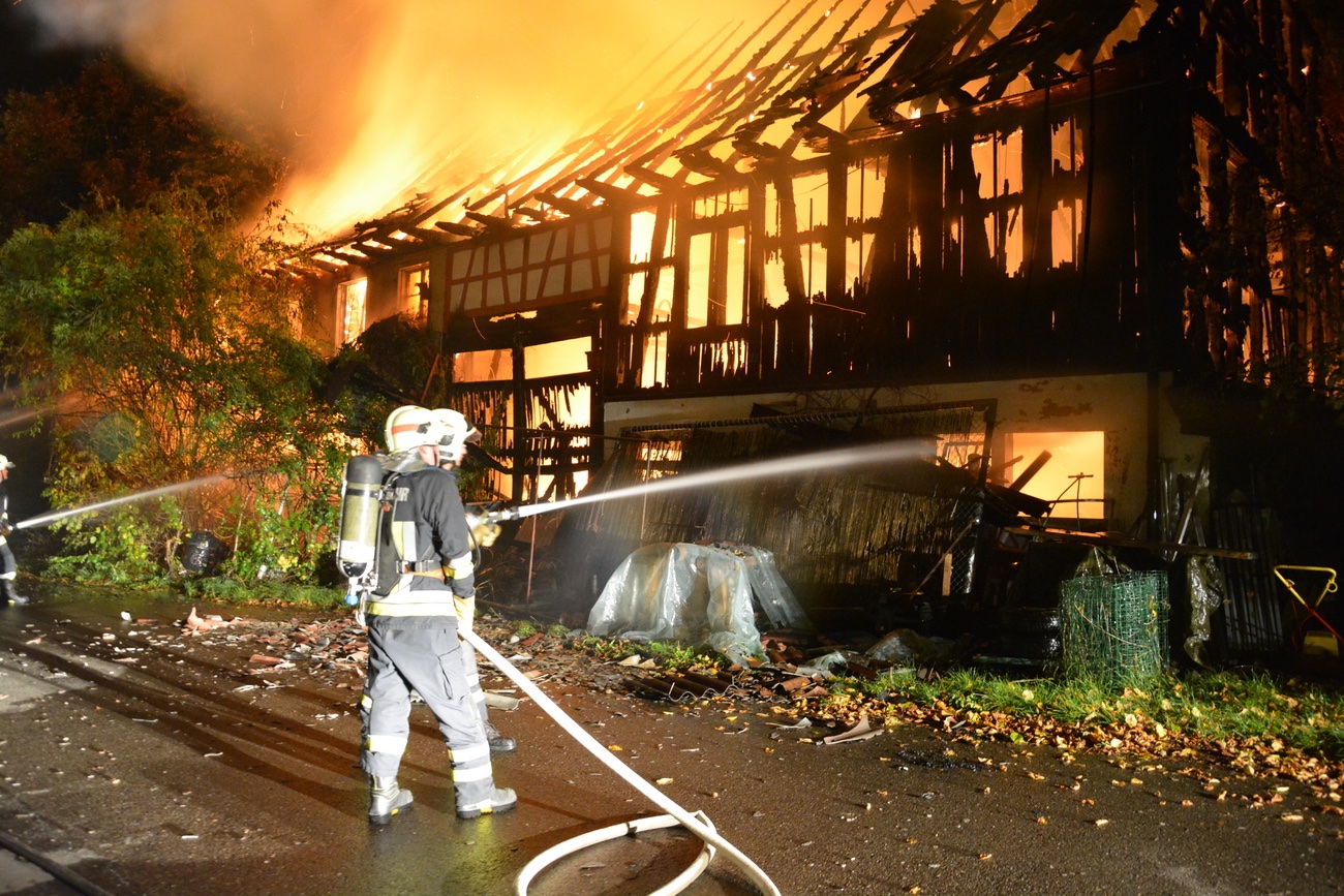 Brandkatastrophen lassen sich durch die Verstaatlichung der Gebäudeversicherung nicht verhindern. Brand im Kanton Thurgau, 14.10.2015. Symbolbild: Keystone/Kantonspolizei Thurgau