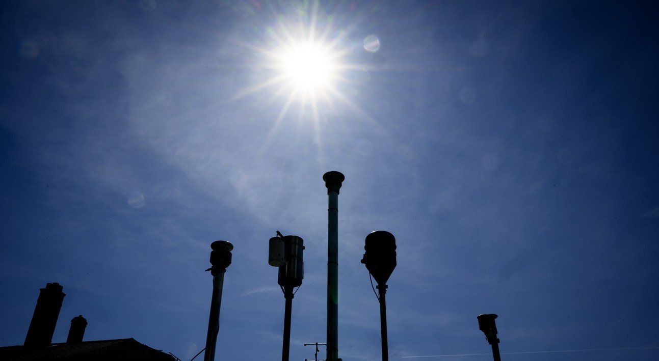 Politiker und Umweltlobbyisten haben das Interesse am Sommersmog verloren: Luftmessstation in Neuenburg. Bild: Keystone