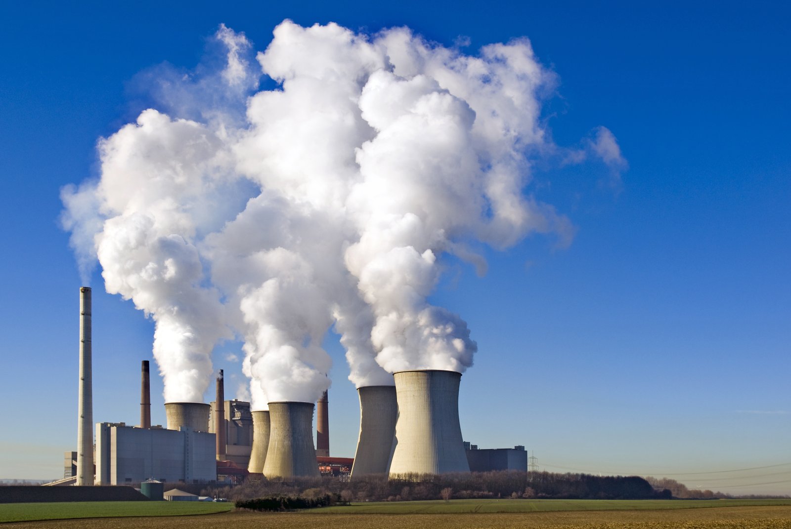 Der Handel mit Emissionszertifikaten soll den Ausstoss an CO2 reduzieren. Bild: Shutterstock