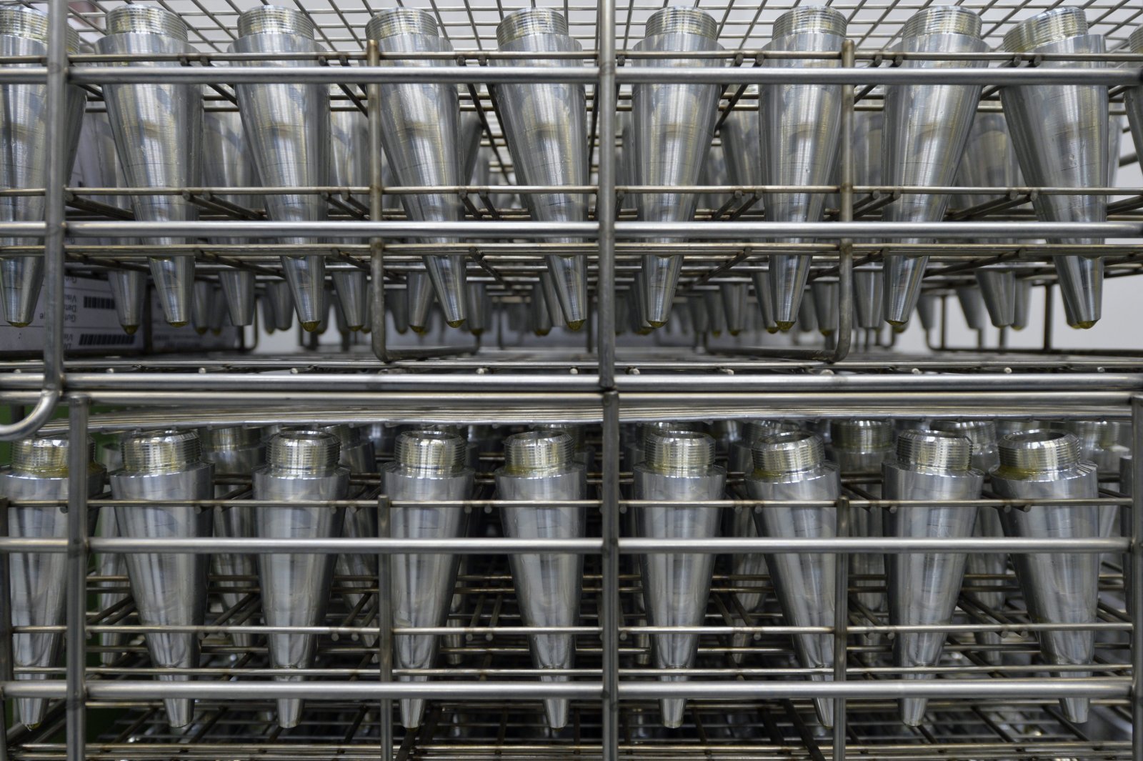 Hülsenproduktion bei der Rheinmetall Defence, ebehmals Oerlikon-Bührle. Bild: Keystone-SDA