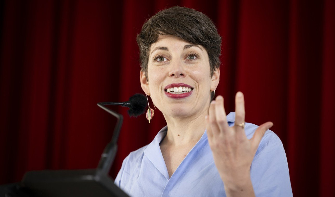 «Sie lügen, weil sie kein richtiges Argument haben»: Heftige Reaktion von Grünen-Präsidentin Lisa Mazzone auf den Vorwurf der FDP, den Einbau von Klimaanlagen zu behindern. Bild: Keystone