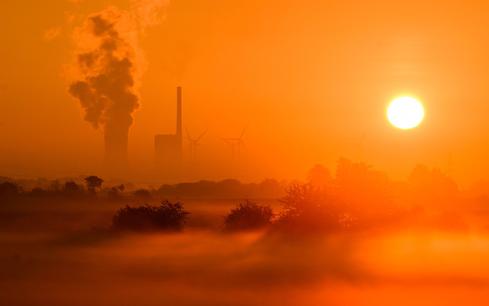 Kohle aus Südafrika: Blick auf das Kraftwerk Mehrum in Niedersachsen, das seit August wieder Strom produziert. Bild: Keystone