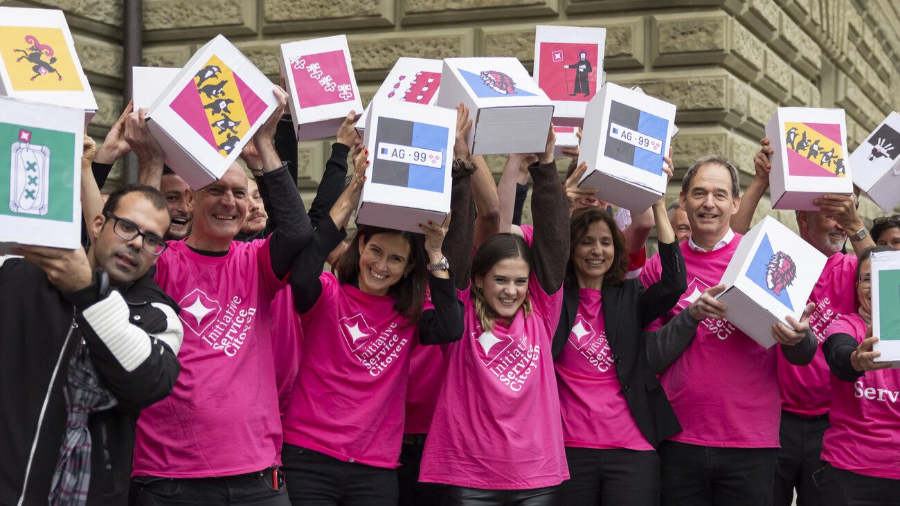 Am 30. November 2025 stimmt die Schweiz über die «Service-citoyen-Initiative» ab. Bild: Keystone