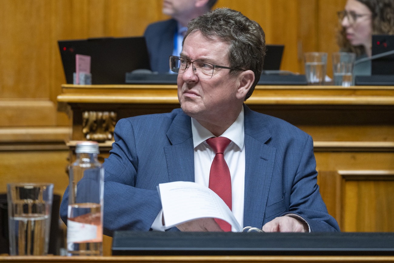 Bundesrat Albert Rösti will bei drei Wirkstoffen von Pflanzenschutzmitteln vorläufig keine neuen Grenzwerte festlegen. Bild: Keystone