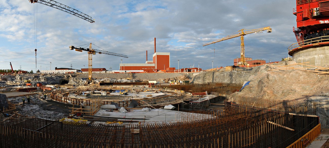 Finnland ist schon einen Schritt weiter als die Schweiz und hat letztes Jahr das AKW Olkiluoto 3 ans Netz genommen (Baustelle, 2009). Bild: Keystone