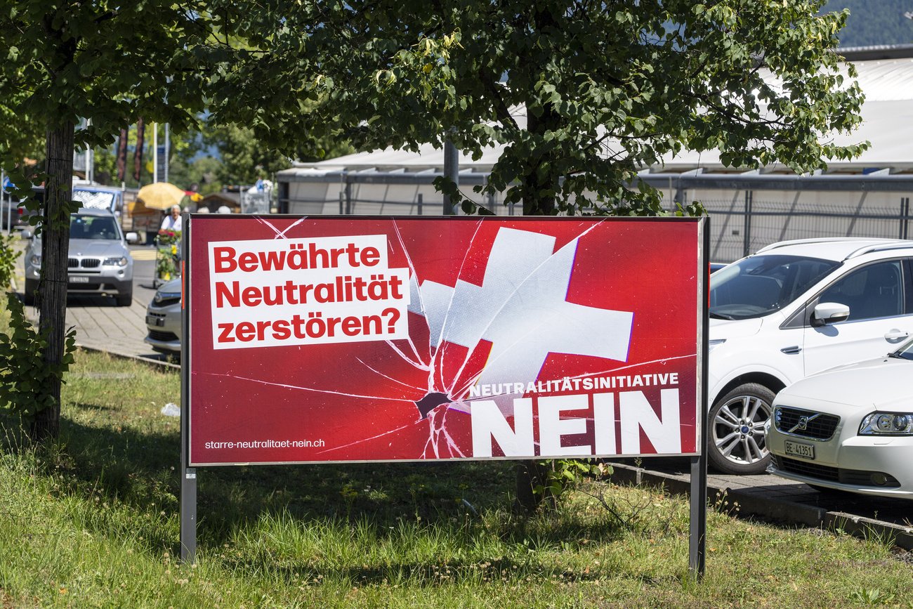 Am 27. September stimmt die Stimmbevölkerung über die «Neutralitätsinitiative» ab. Die Schweiz würde sich damit gleich selbst die Hände fesseln und sich überdies zum Komplizen von Aggressoren machen. Bild: Keystone