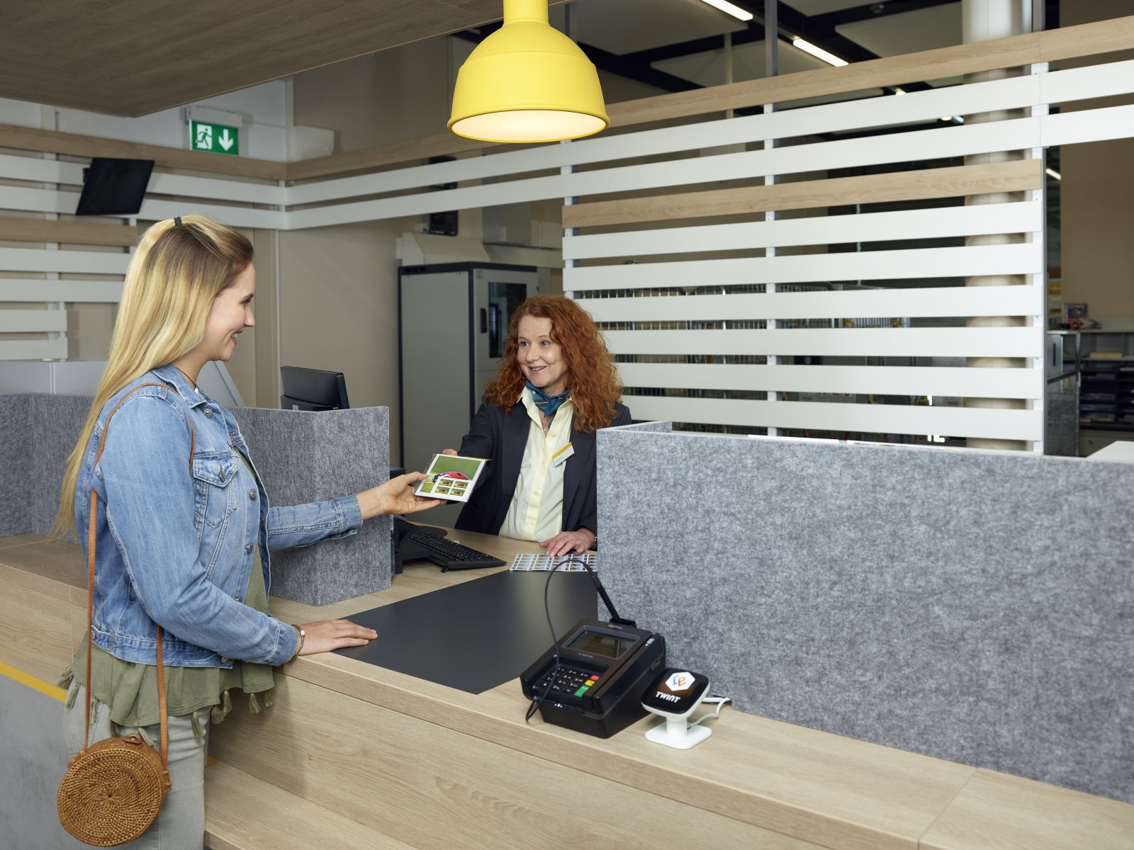 Wer Geduld hat, wird auch bedient. Bild: Post