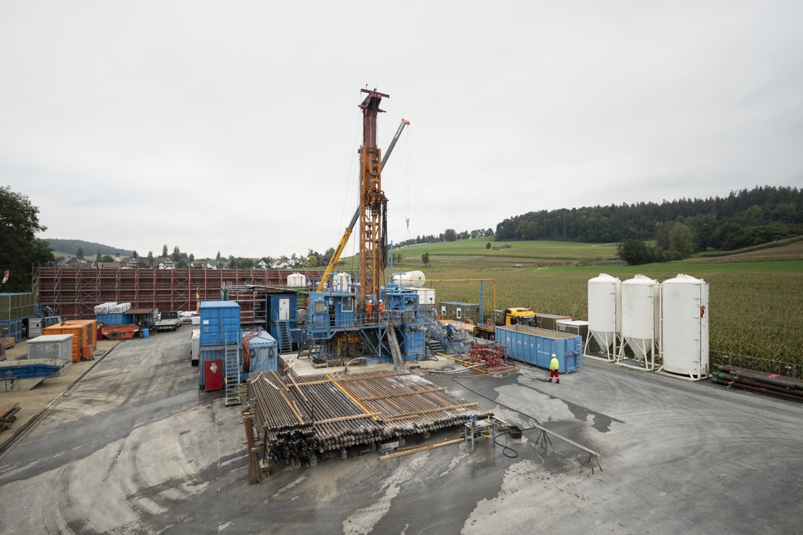 Nur geologische Kriterien sollen bei der Suche nach einem geeigneten Tiefenlager entscheidend sein: Probebohrungen der Nagra in Bachs ZH. Bild: Keystone