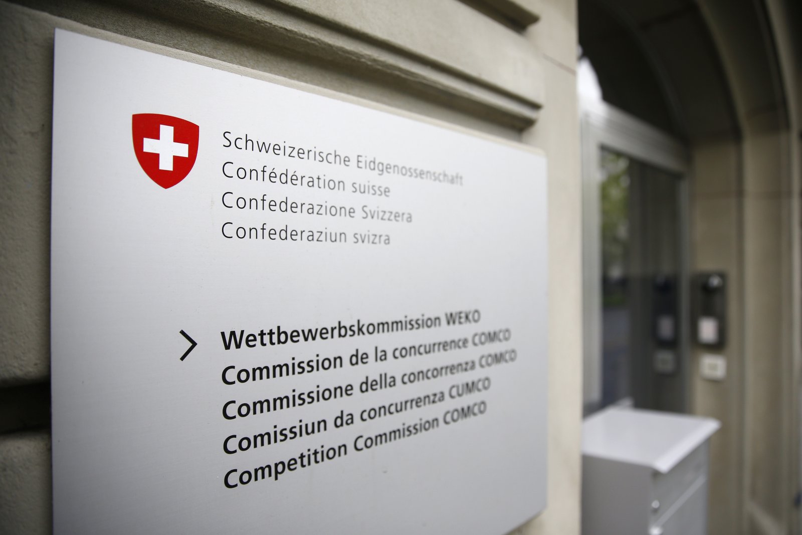 Die Wettbewerbskommission wacht über illegale Absprachen von Marktteilnehmern. (Bild: Keystone)