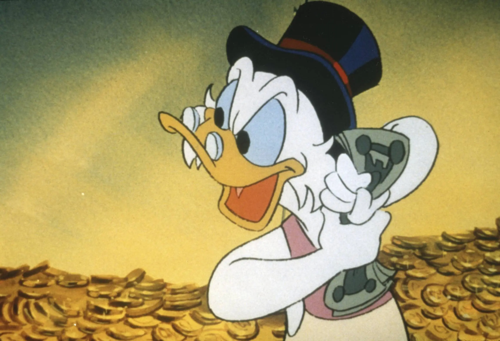 Dagobert Duck nimmt ein Bad. Nach Angaben seines Arztes hilft das bei Rheuma. (Bild: Keystone)