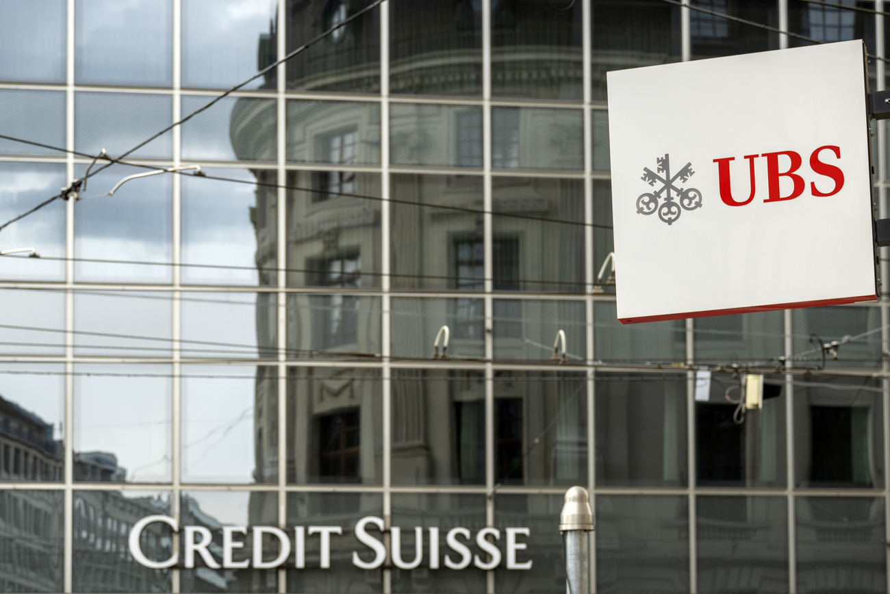 200 Banken gibt es in der Schweiz: Sie müssen die Möglichkeit zum Wachstum haben, um so die dominante UBS wirkungsvoll unter Druck setzen zu können. (Bild: Keystone)