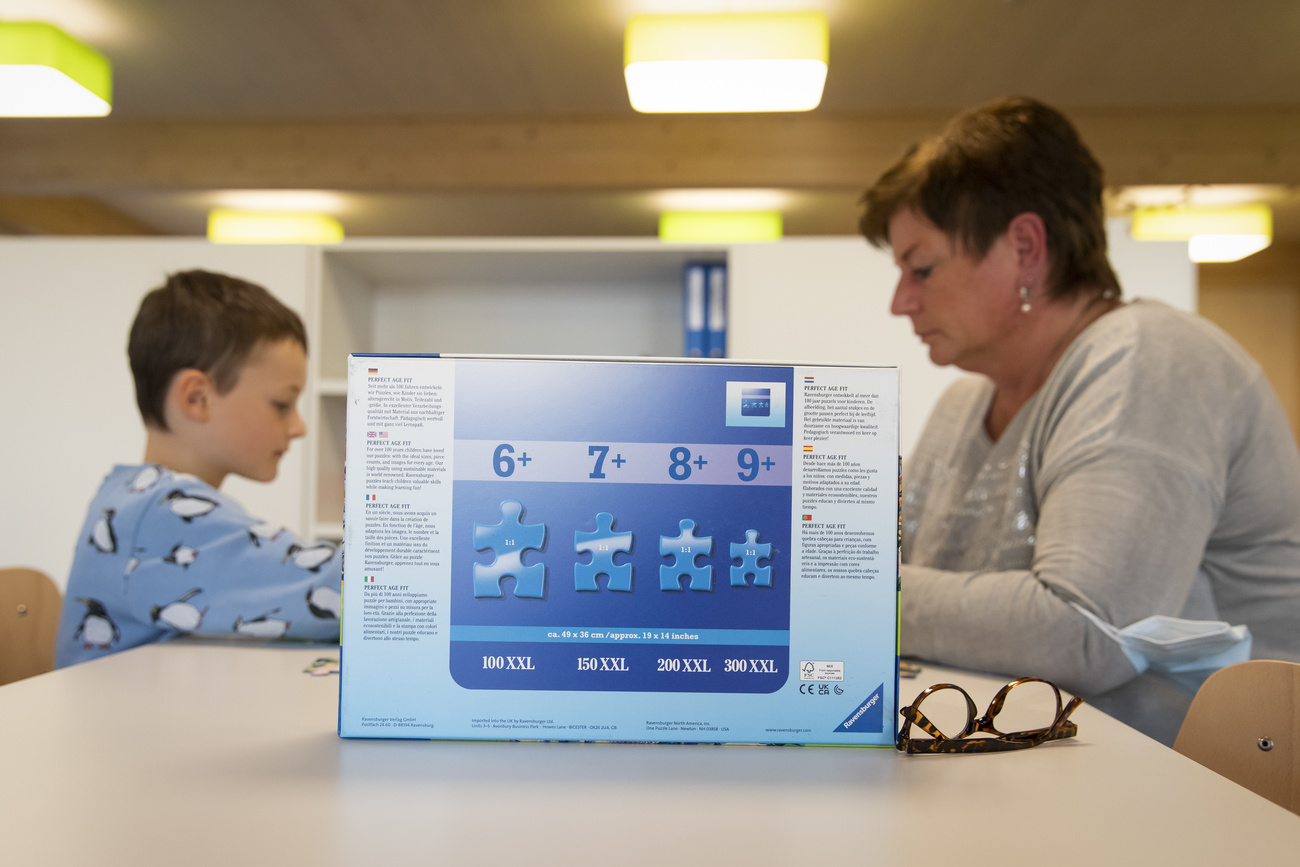 Erhöhte Aufmerksamkeit, mehr Personal im Schulzimmer: Zu integrierende Kinder benötigen teilweise Einzelbetreuung. Bild Keystone