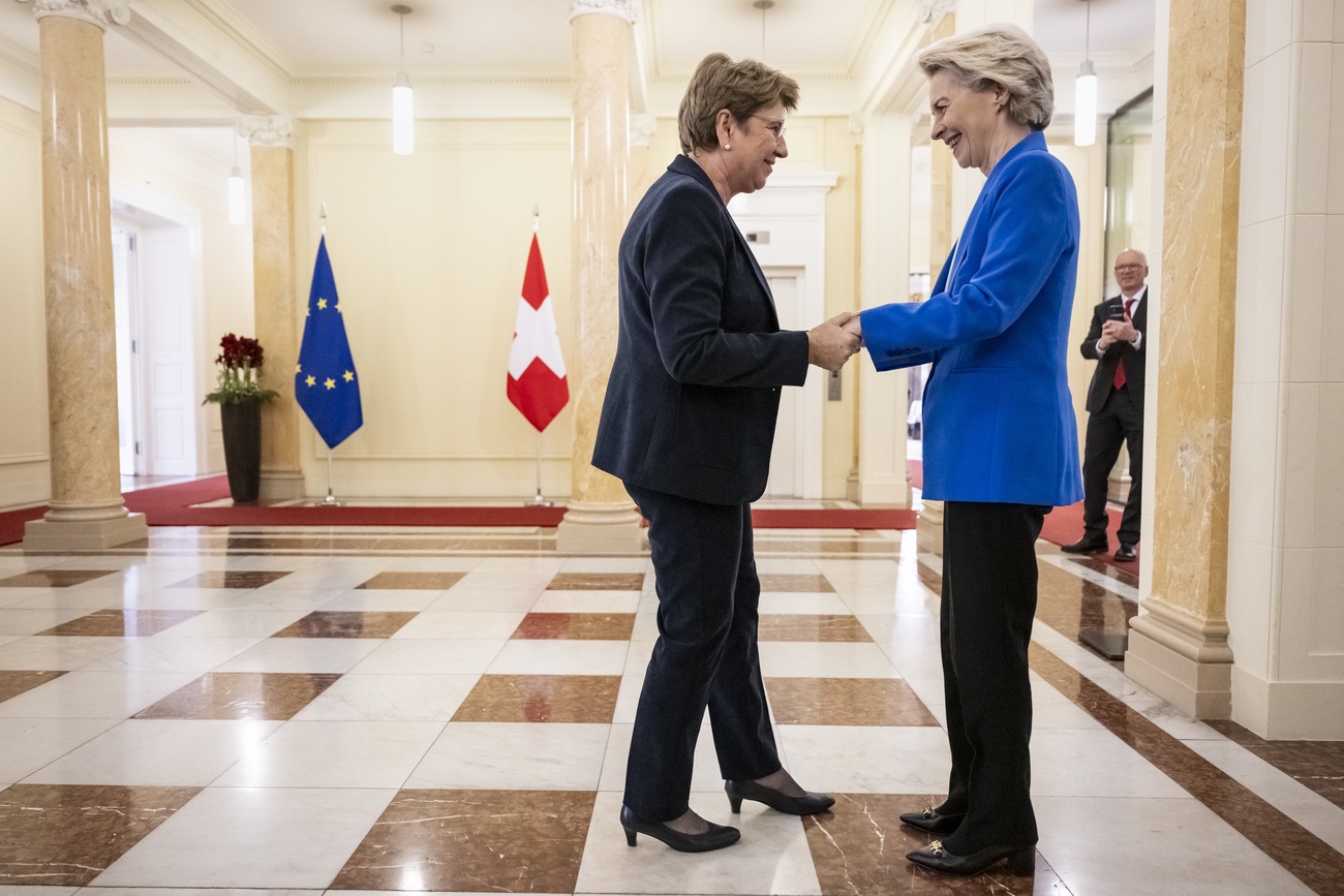 Trotz gemeinsamer Freude: Bei den Rahmenverträgen verletzt die EU ihre eigenen Werte: Bundespräsidentin Viola Amherd und EU-Kommissionspräsidentin Ursula von der Leyen. Bild: Keystone