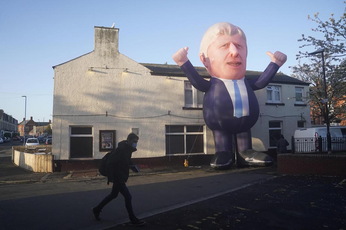 Ein überlebensgrosser Boris Johnson in Hartlepool, Nordengland. Die Konservativen triumphierten in einer Stadt, die seit Jahrzehnten nur Labour gewählt hat.