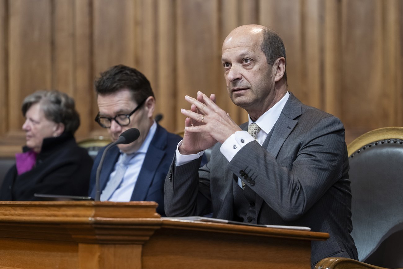 Warnte vor Rechtsunsicherheit: Ständerat Beat Rieder (VS, Mitte): Bild: Keystone